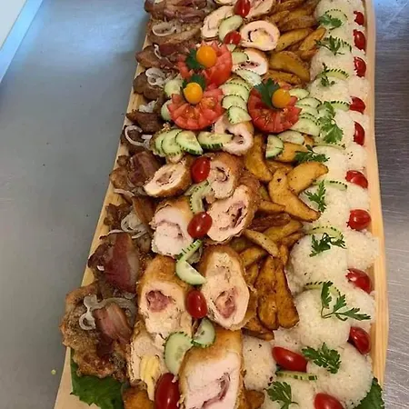 בית הארחה Jolan & Restaurant