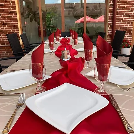 Jolan & Restaurant בית הארחה 3*