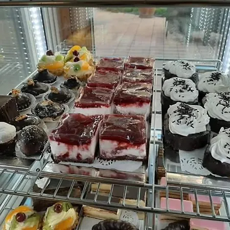 Jolan & Restaurant בית הארחה