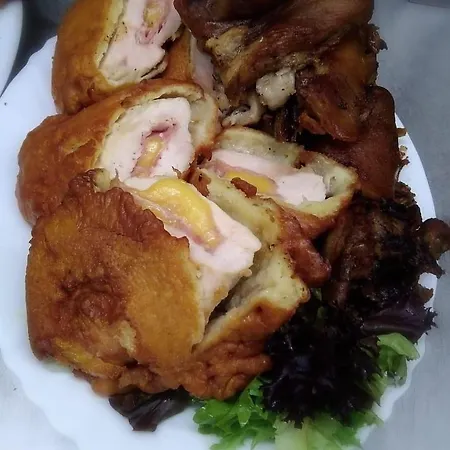 בית הארחה Jolan & Restaurant
