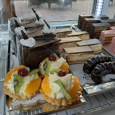 Jolan & Restaurant בית הארחה 3*