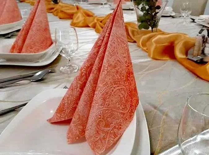 Jolan & Restaurant בית הארחה 3*