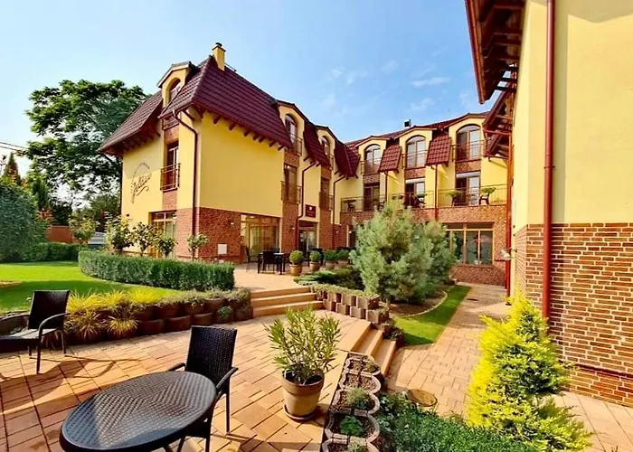 Jolan & Restaurant בית הארחה