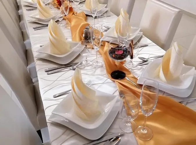 Jolan & Restaurant בית הארחה Cicov